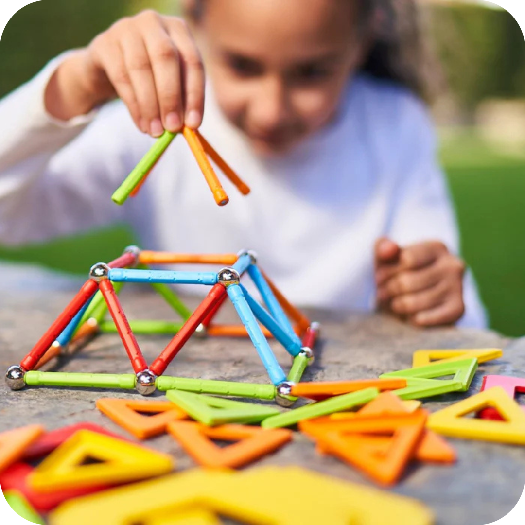 Set de Construcción Magnética con Piezas de Colores | MagnetiBuild